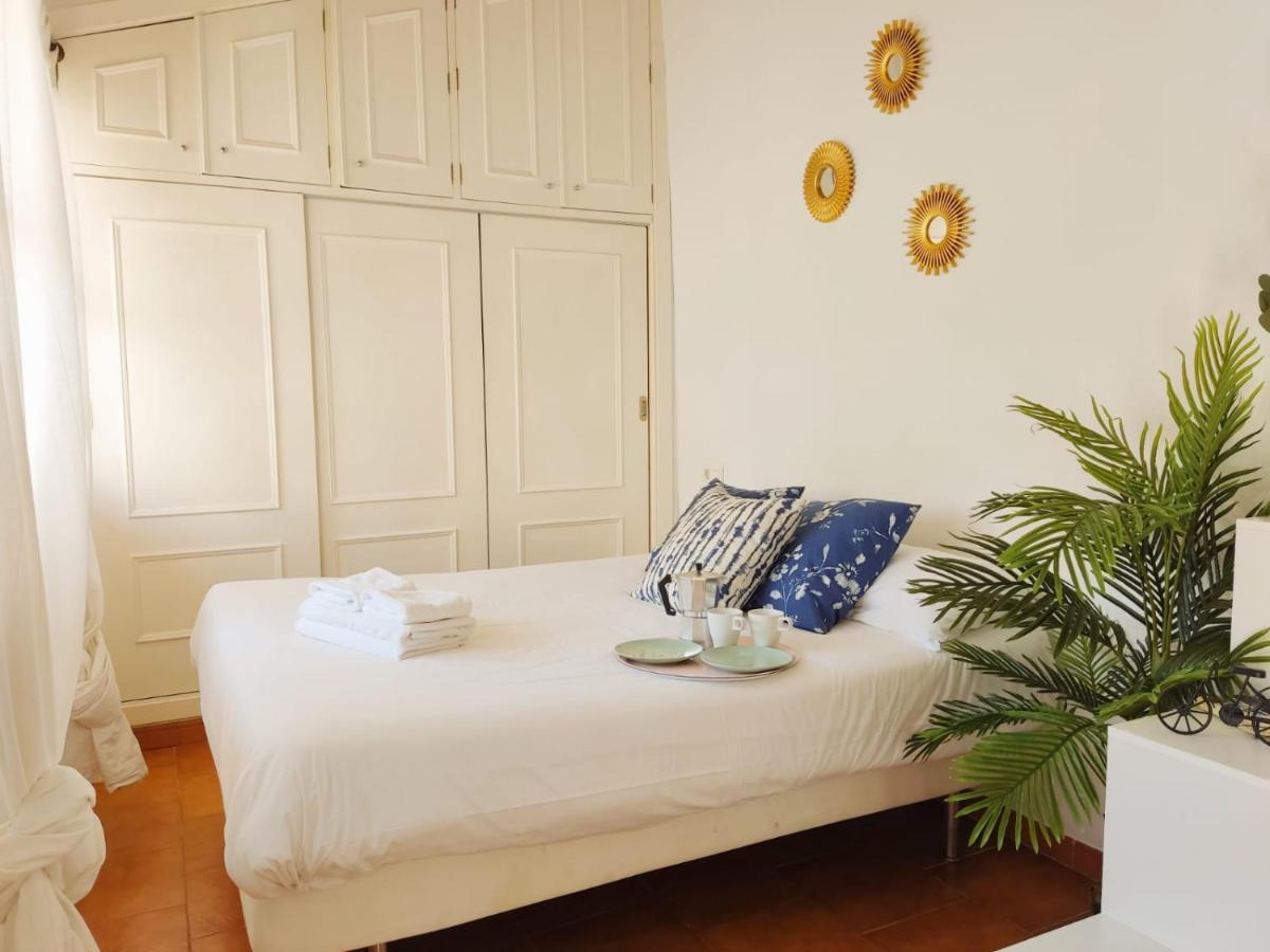 Appartamento Stunning Attic With Private Terrace And Parking Optional Siviglia Esterno foto